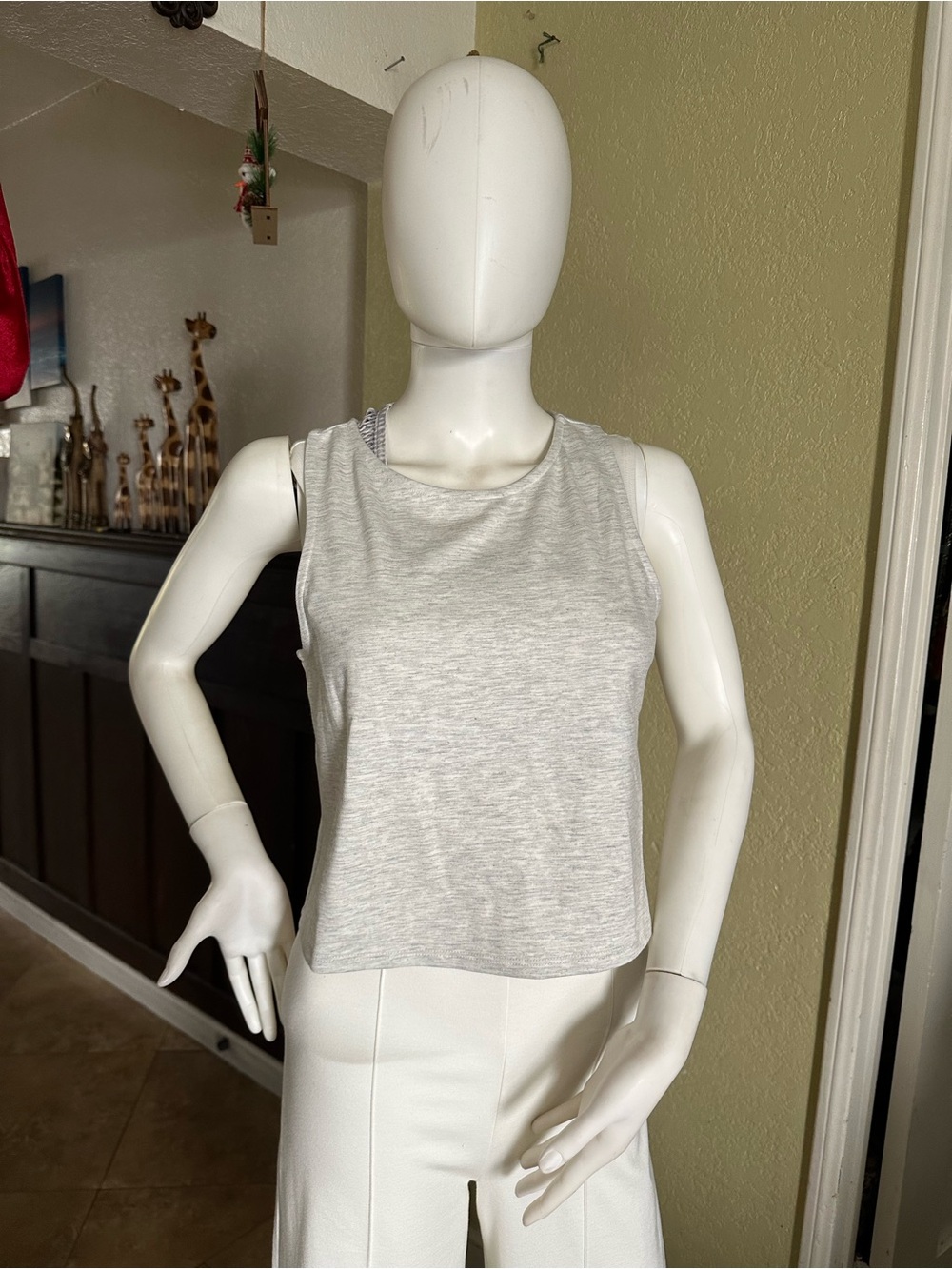 Women's Light Gray Sleeveless Tank Top - Classic Everyday Layer size 3 medium